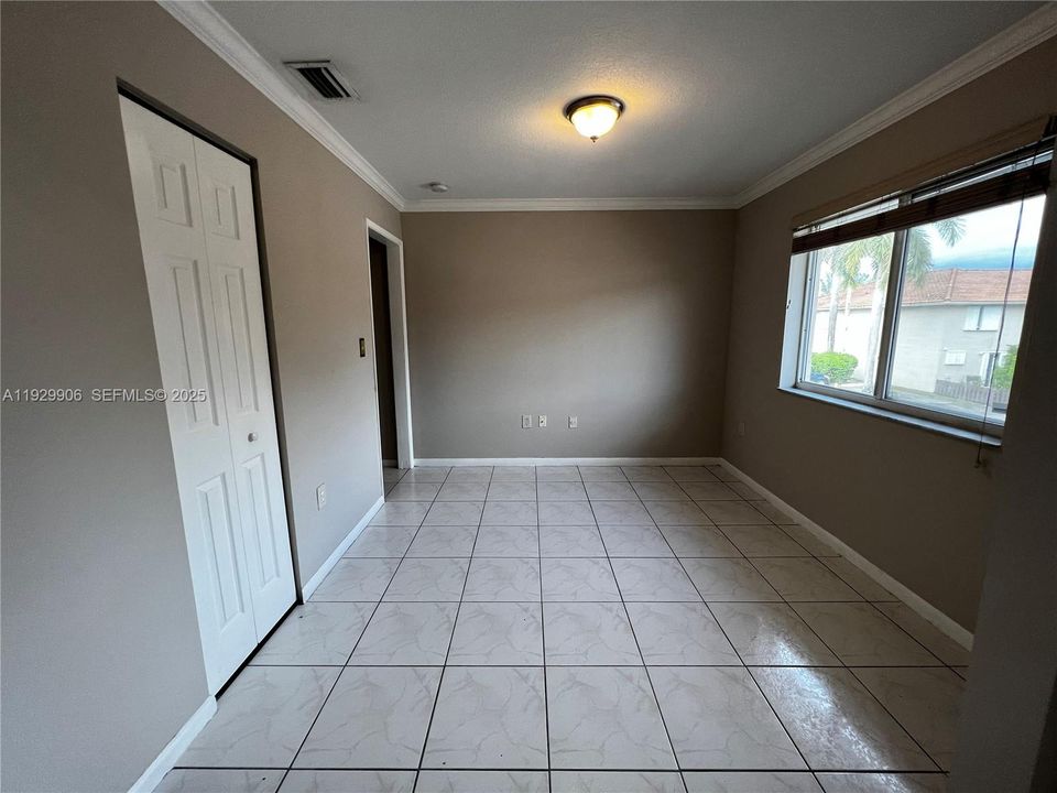 В аренду: $2,800 (3 спален, 2 ванн, 1330 Квадратных фут)