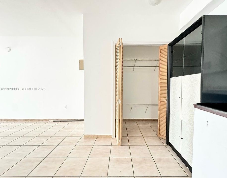 В аренду: $1,200 (0 спален, 1 ванн, 400 Квадратных фут)