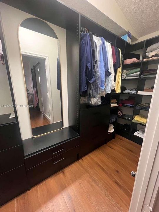 出租: $3,200 (2 贝兹, 2 浴室, 1504 平方英尺)