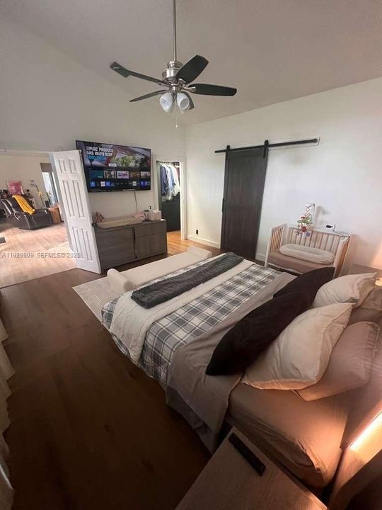 出租: $3,200 (2 贝兹, 2 浴室, 1504 平方英尺)