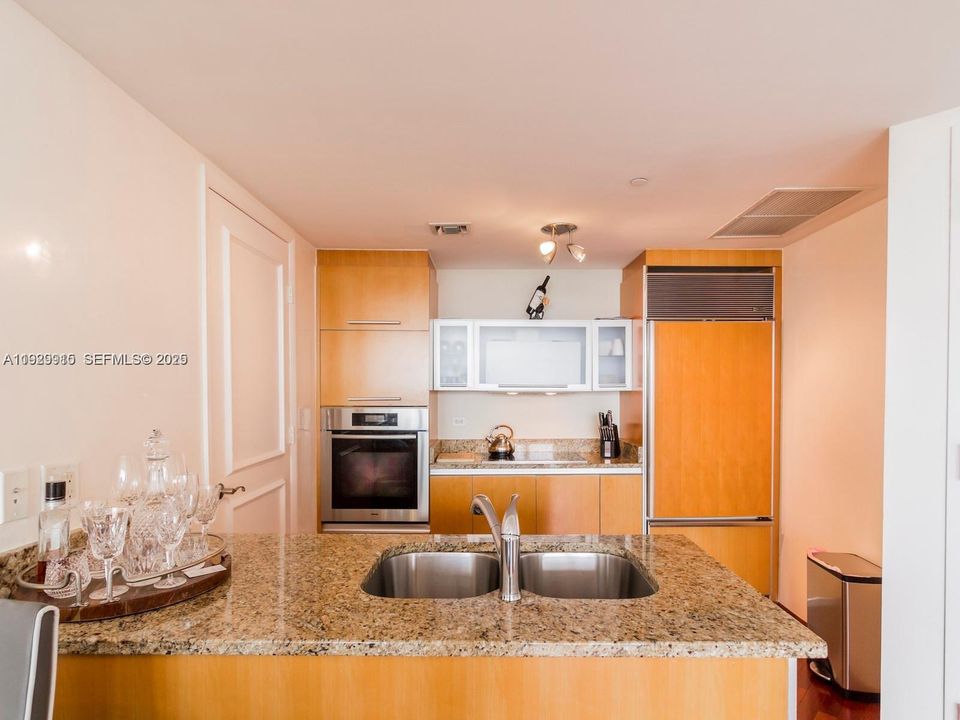 В аренду: $5,800 (2 спален, 2 ванн, 1301 Квадратных фут)