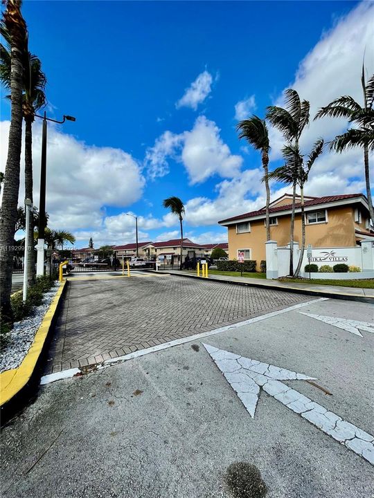 В аренду: $2,600 (2 спален, 1 ванн, 914 Квадратных фут)