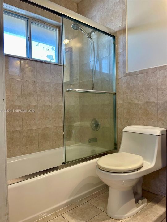 В аренду: $2,600 (2 спален, 1 ванн, 914 Квадратных фут)