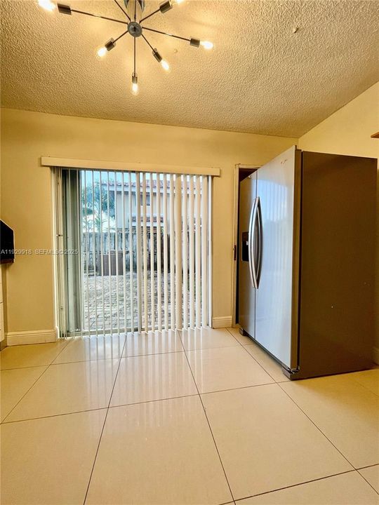 В аренду: $2,600 (2 спален, 1 ванн, 914 Квадратных фут)