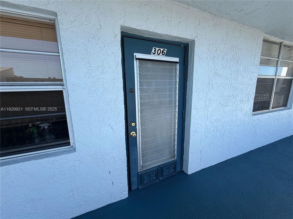 На продажу: $125,000 (2 спален, 2 ванн, 1000 Квадратных фут)