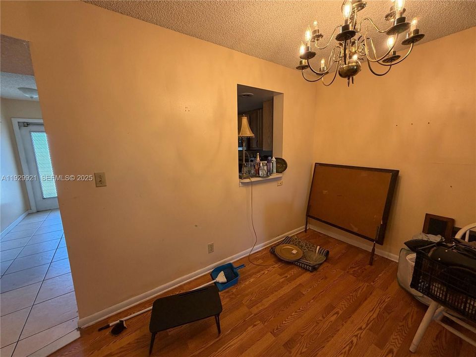 На продажу: $125,000 (2 спален, 2 ванн, 1000 Квадратных фут)