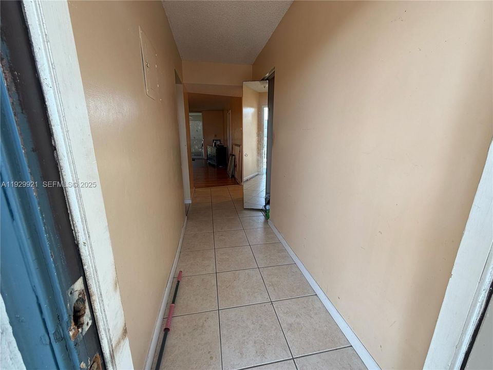 На продажу: $125,000 (2 спален, 2 ванн, 1000 Квадратных фут)