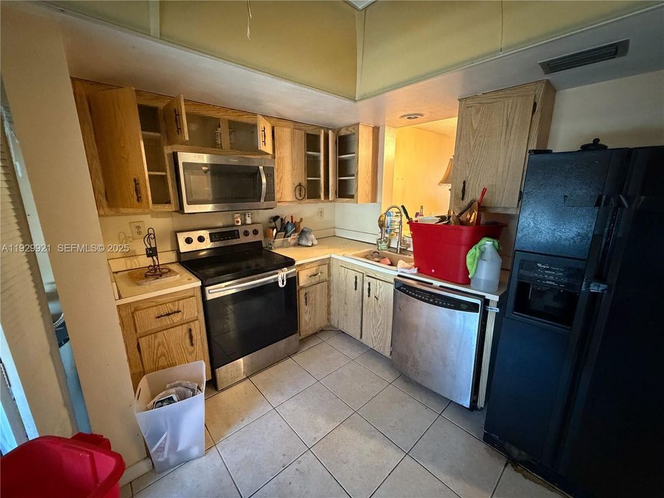 На продажу: $125,000 (2 спален, 2 ванн, 1000 Квадратных фут)