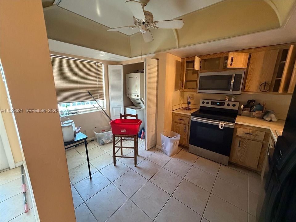 На продажу: $125,000 (2 спален, 2 ванн, 1000 Квадратных фут)