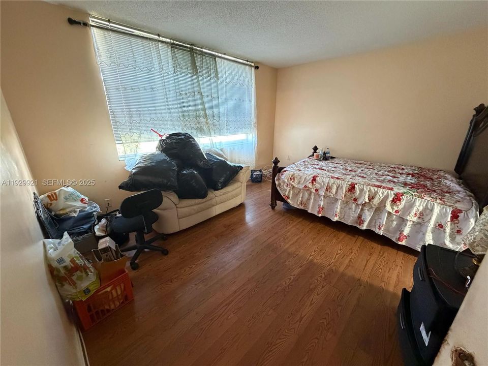 На продажу: $125,000 (2 спален, 2 ванн, 1000 Квадратных фут)