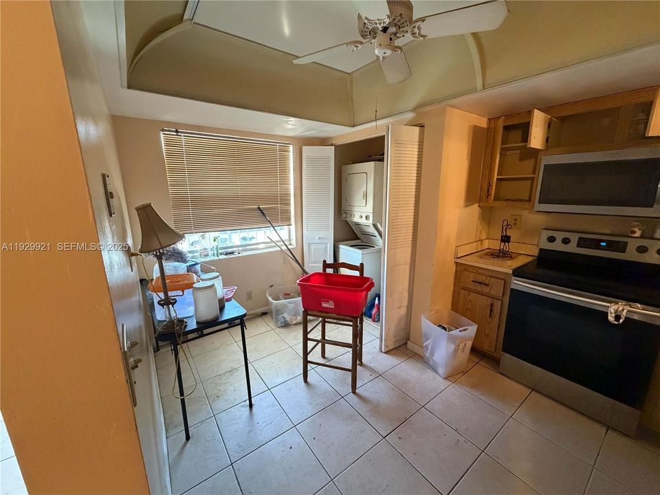 На продажу: $125,000 (2 спален, 2 ванн, 1000 Квадратных фут)