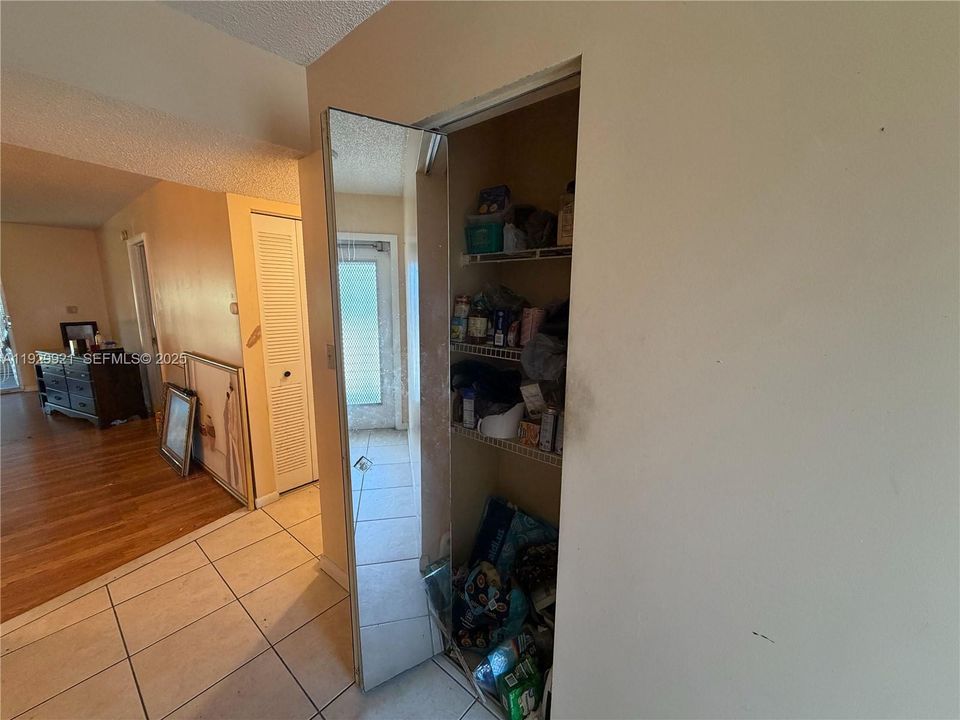 На продажу: $125,000 (2 спален, 2 ванн, 1000 Квадратных фут)