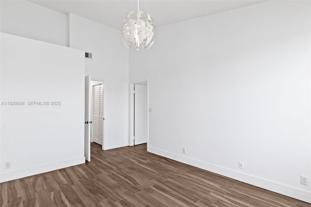 For Rent: $2,700 (2 beds, 2 baths, 1160 Square Feet)