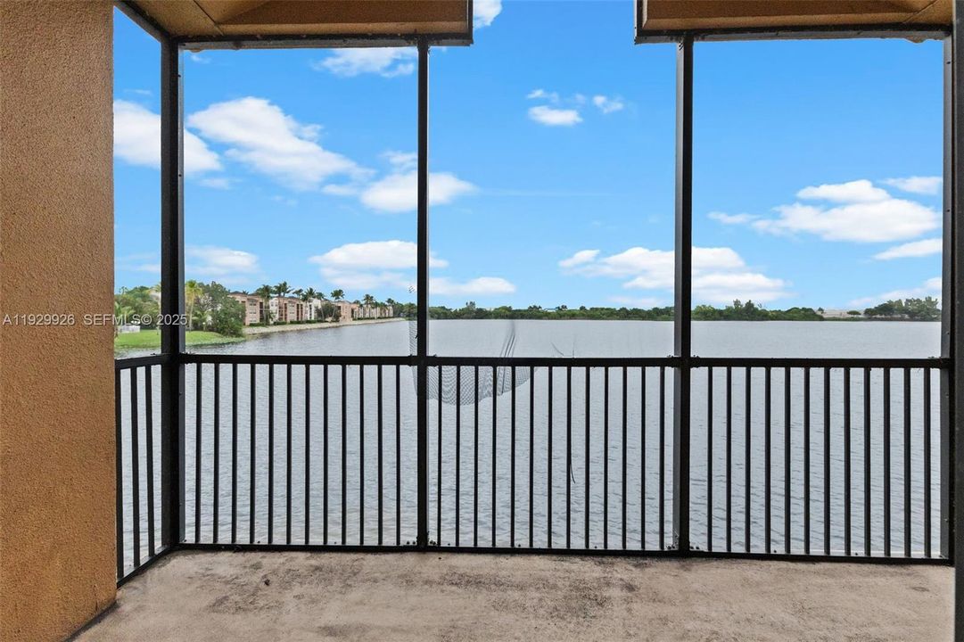 For Rent: $2,700 (2 beds, 2 baths, 1160 Square Feet)