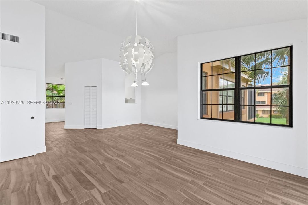 For Rent: $2,700 (2 beds, 2 baths, 1160 Square Feet)