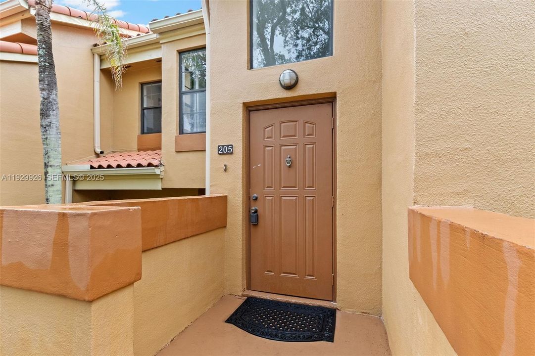 For Rent: $2,700 (2 beds, 2 baths, 1160 Square Feet)