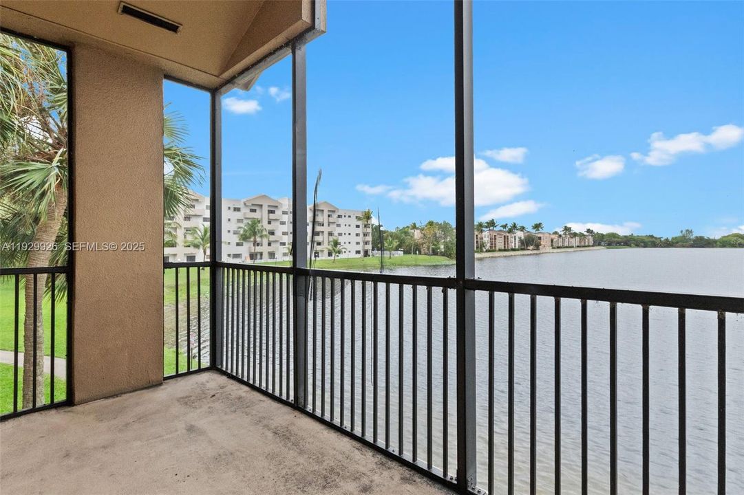 For Rent: $2,700 (2 beds, 2 baths, 1160 Square Feet)