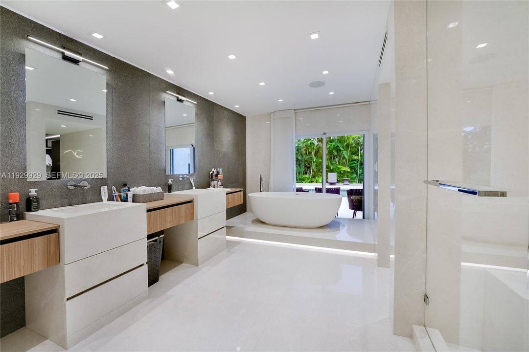 待售: $6,488,888 (5 贝兹, 5 浴室, 5949 平方英尺)