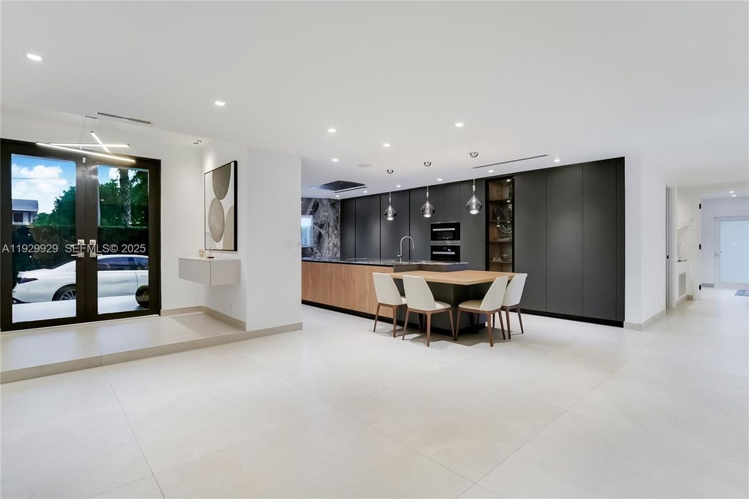 待售: $6,488,888 (5 贝兹, 5 浴室, 5949 平方英尺)