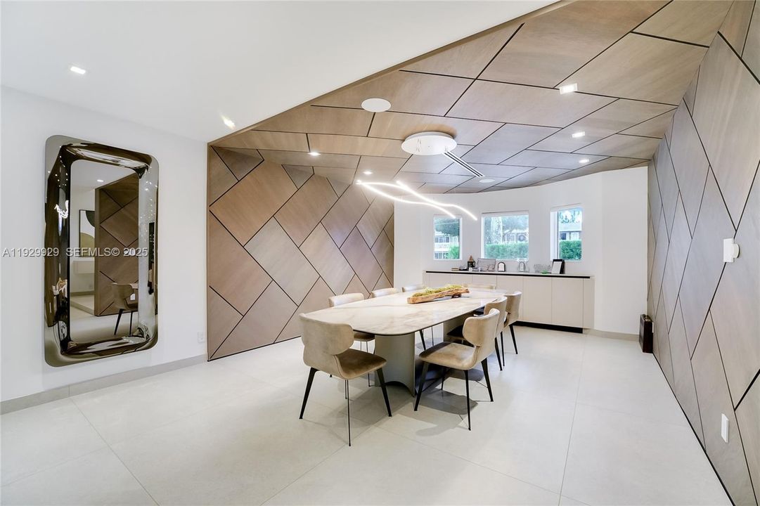 待售: $6,488,888 (5 贝兹, 5 浴室, 5949 平方英尺)