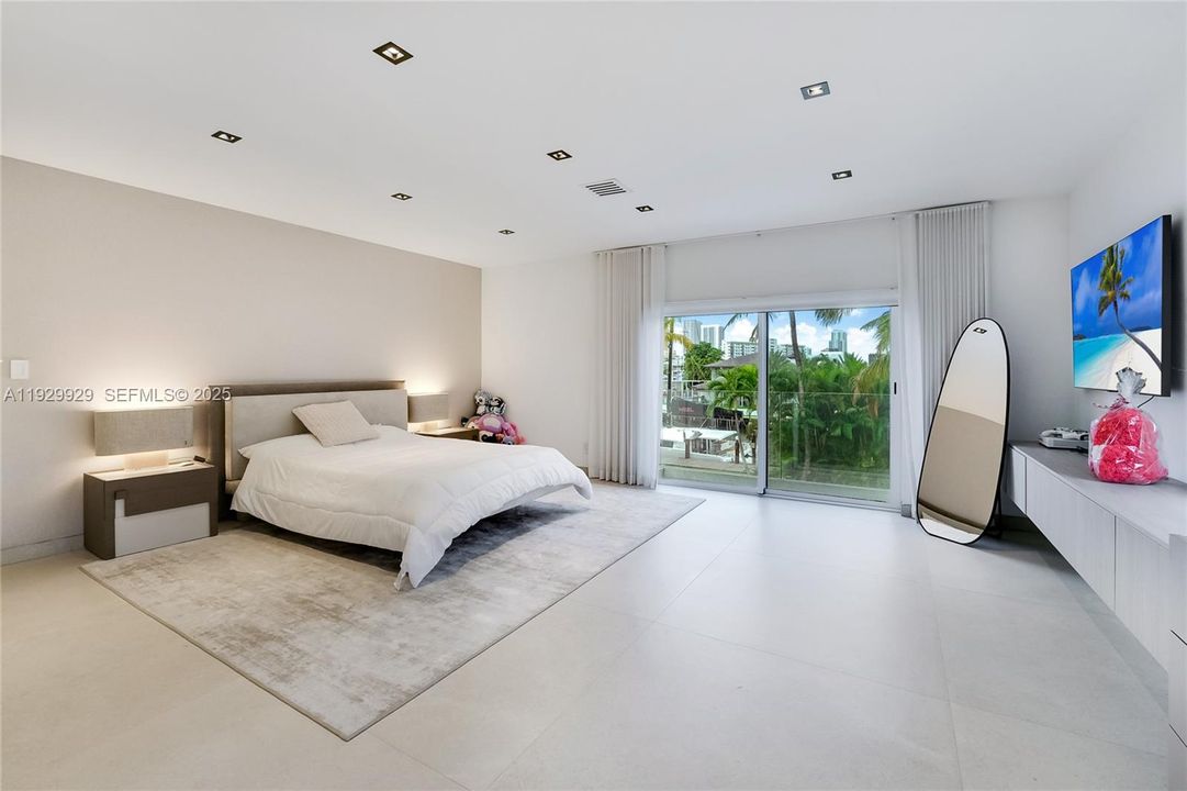 待售: $6,488,888 (5 贝兹, 5 浴室, 5949 平方英尺)