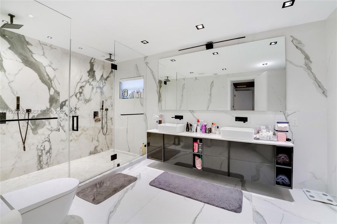 待售: $6,488,888 (5 贝兹, 5 浴室, 5949 平方英尺)