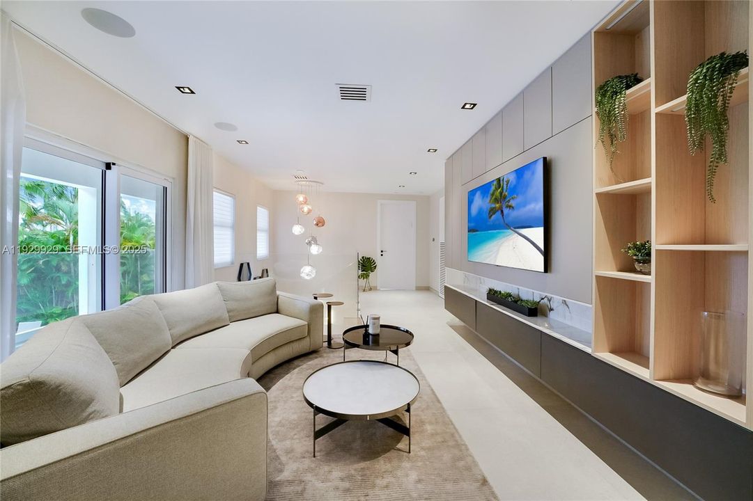 待售: $6,488,888 (5 贝兹, 5 浴室, 5949 平方英尺)