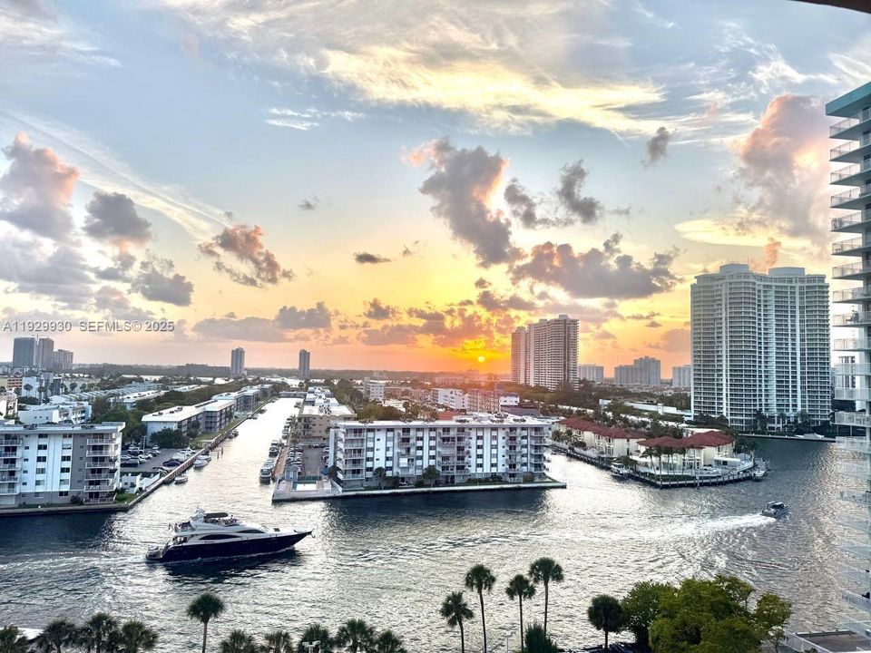 For Rent: $2,869 (3 beds, 2 baths, 1240 Square Feet)