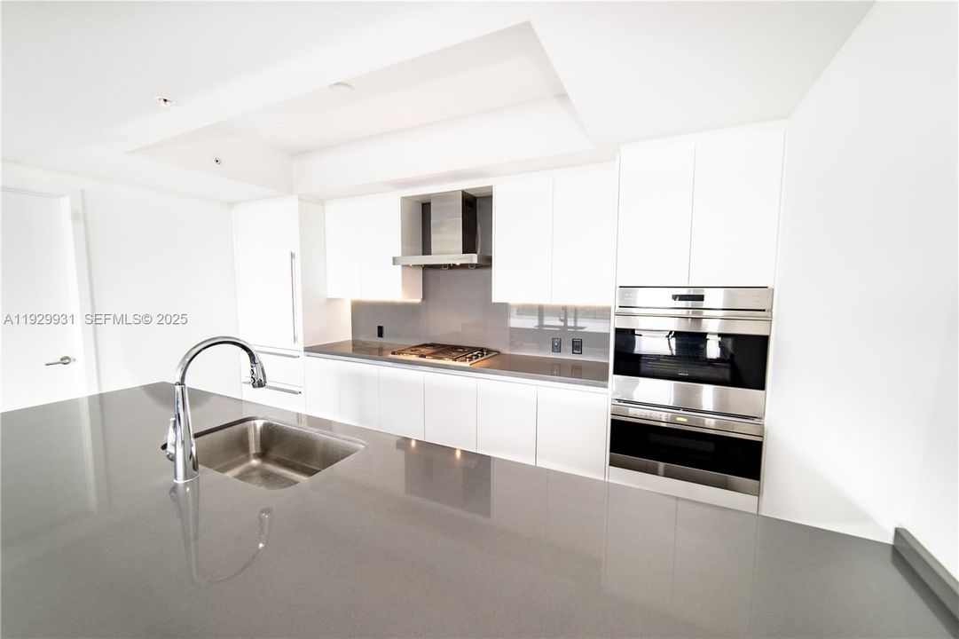 В аренду: $7,995 (3 спален, 3 ванн, 2067 Квадратных фут)