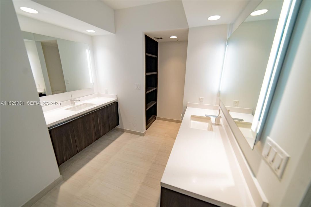 В аренду: $7,995 (3 спален, 3 ванн, 2067 Квадратных фут)