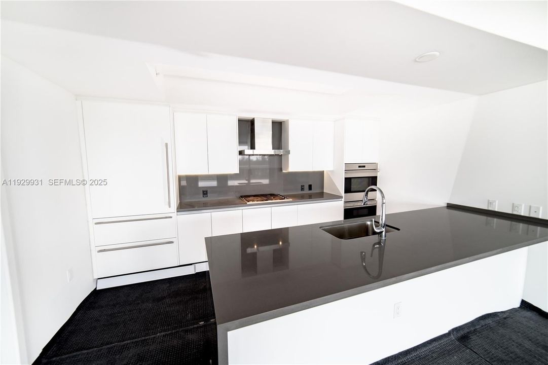 В аренду: $7,995 (3 спален, 3 ванн, 2067 Квадратных фут)