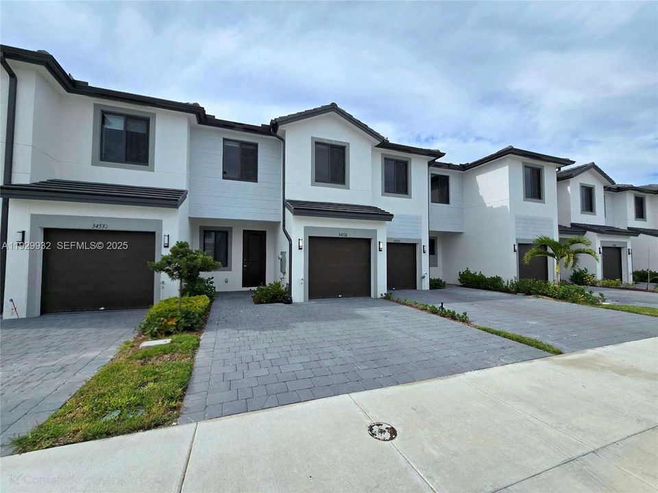 En Renta: $2,395 (3 camas, 2 baños, 0 Pies cuadrados)