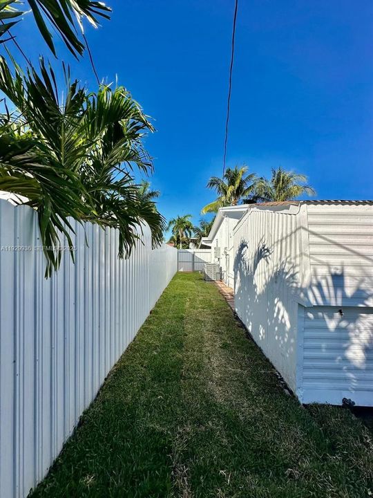 For Sale: $535,000 (3 beds, 2 baths, 1100 Square Feet)