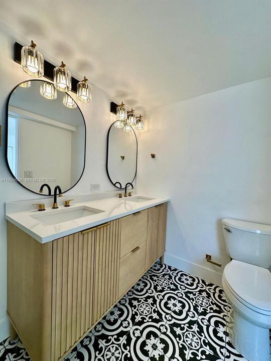 For Sale: $535,000 (3 beds, 2 baths, 1100 Square Feet)