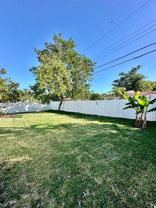 For Sale: $535,000 (3 beds, 2 baths, 1100 Square Feet)