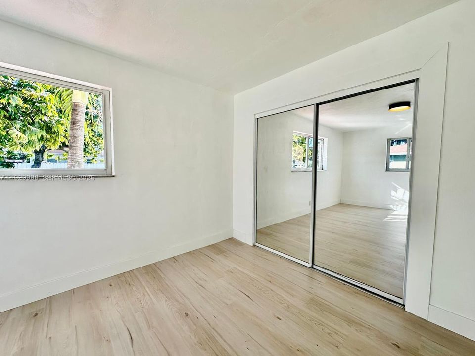 For Sale: $535,000 (3 beds, 2 baths, 1100 Square Feet)