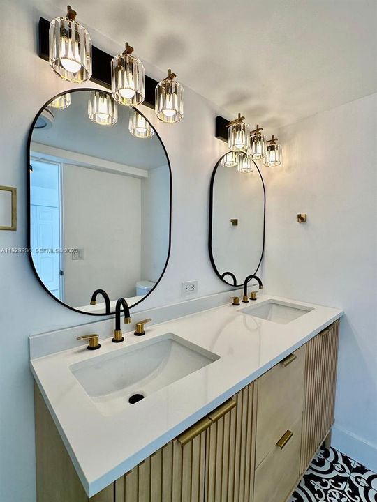 For Sale: $535,000 (3 beds, 2 baths, 1100 Square Feet)