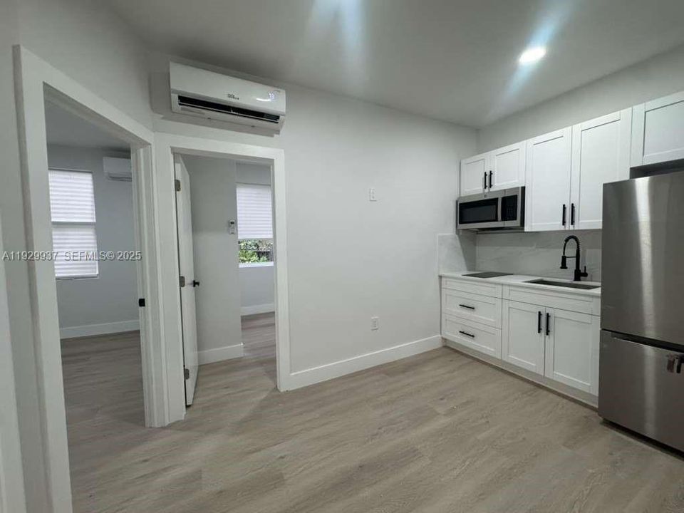 For Rent: $1,700 (1 beds, 1 baths, 550 Square Feet)