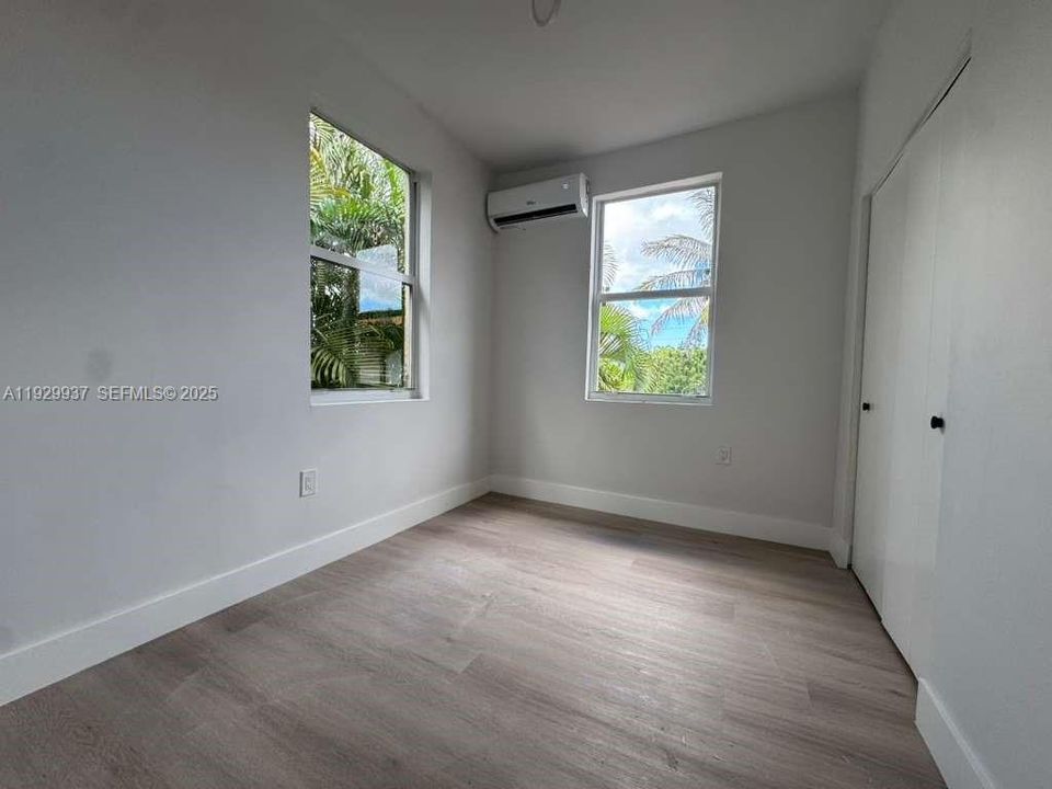 For Rent: $1,700 (1 beds, 1 baths, 550 Square Feet)