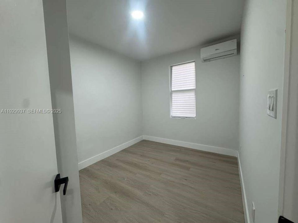 For Rent: $1,700 (1 beds, 1 baths, 550 Square Feet)