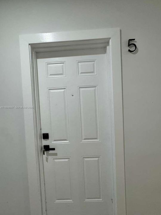 For Rent: $1,700 (1 beds, 1 baths, 550 Square Feet)