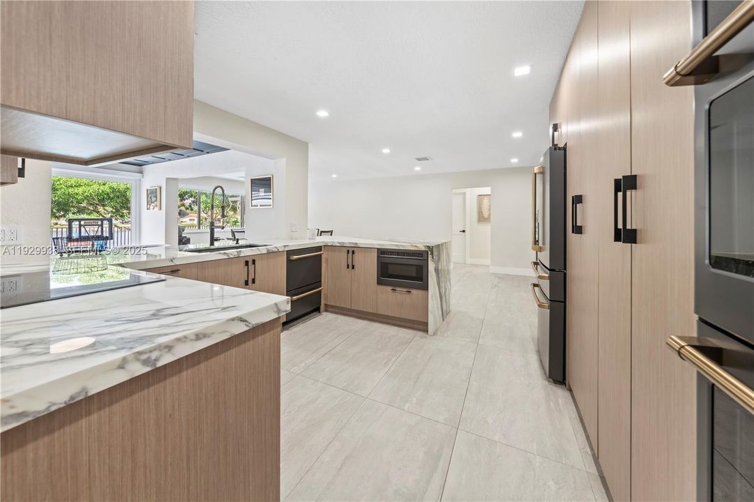 For Sale: $1,250,000 (3 beds, 3 baths, 2655 Square Feet)