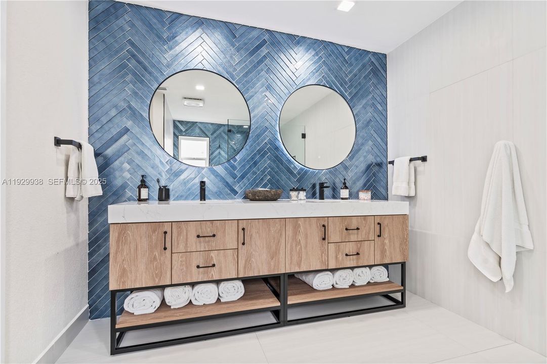 For Sale: $1,250,000 (3 beds, 3 baths, 2655 Square Feet)