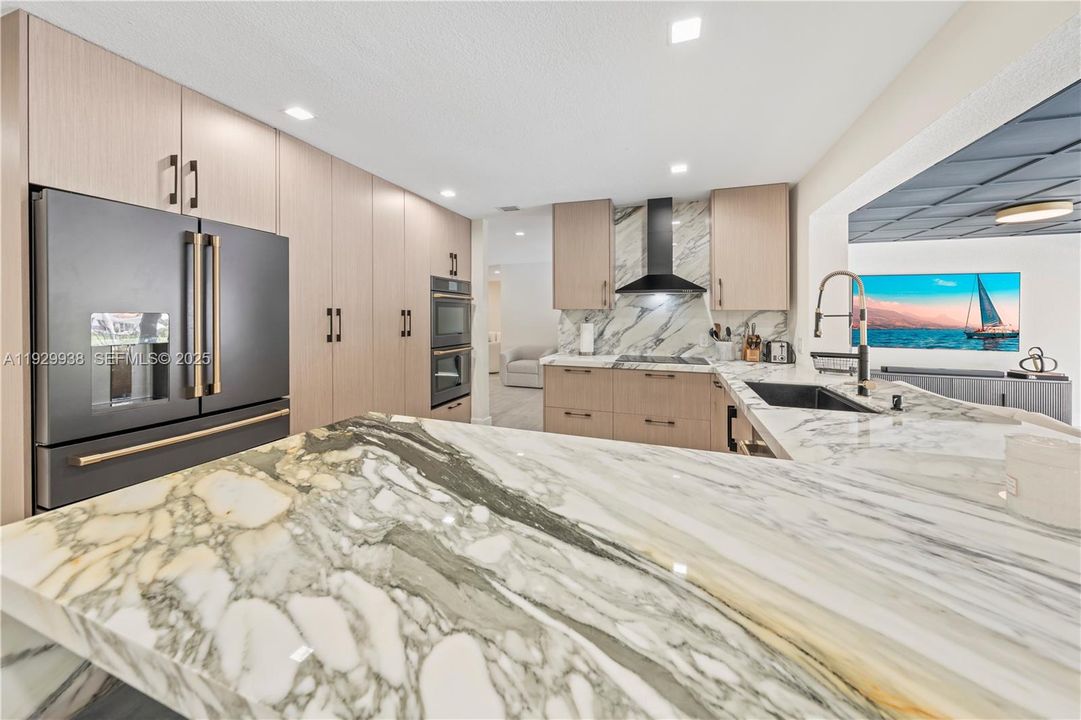 For Sale: $1,250,000 (3 beds, 3 baths, 2655 Square Feet)