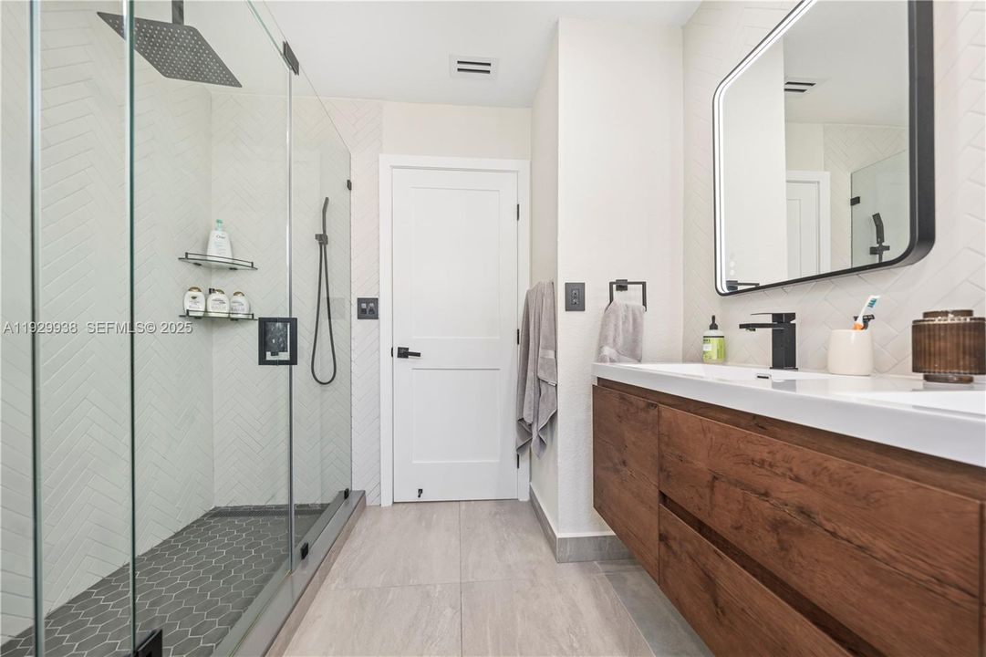 For Sale: $1,250,000 (3 beds, 3 baths, 2655 Square Feet)