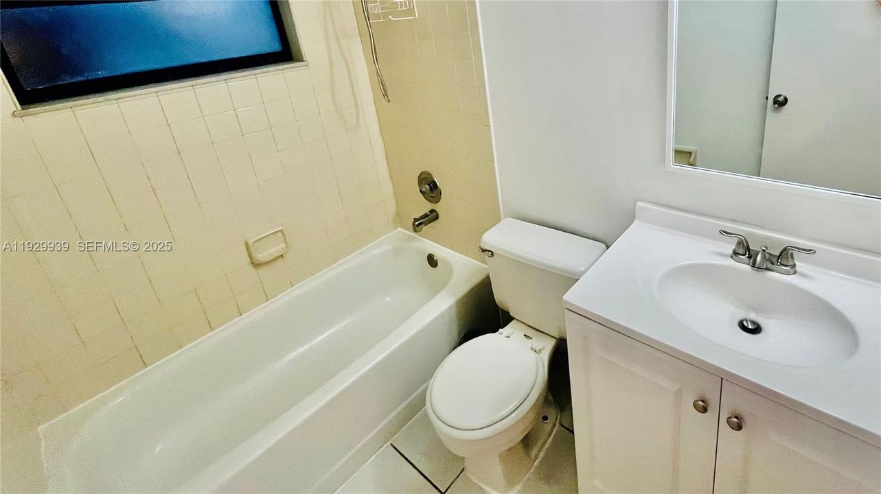 En Renta: $2,250 (3 camas, 2 baños, 1125 Pies cuadrados)