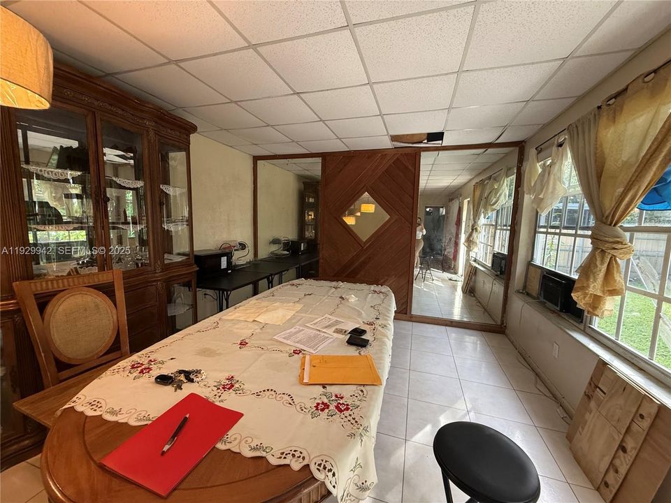 For Sale: $500,000 (4 beds, 2 baths, 1441 Square Feet)