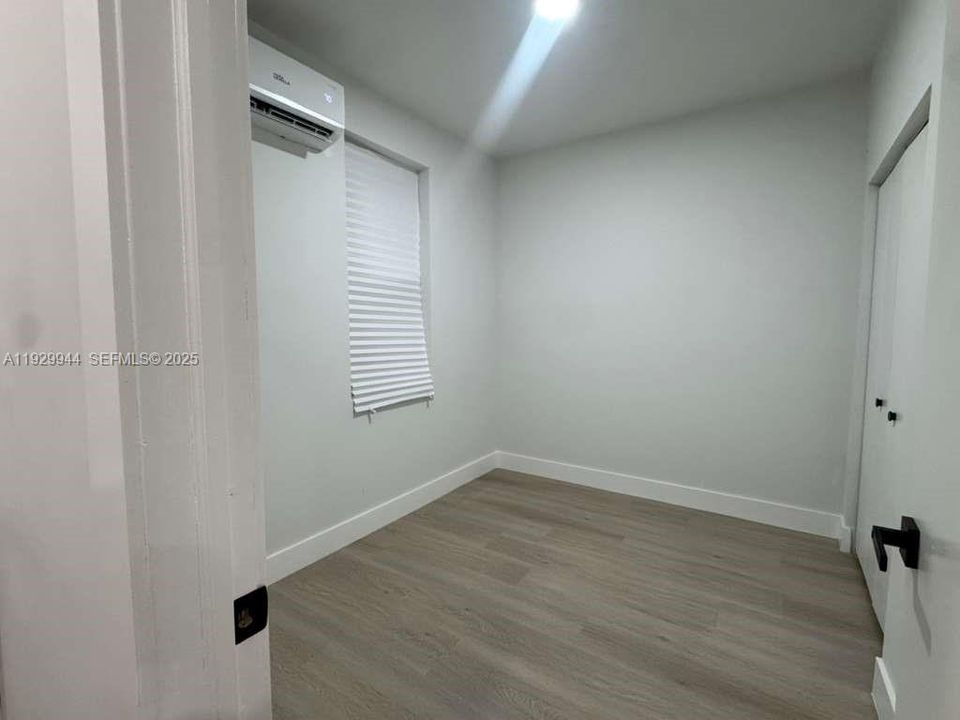 For Rent: $2,100 (2 beds, 1 baths, 580 Square Feet)