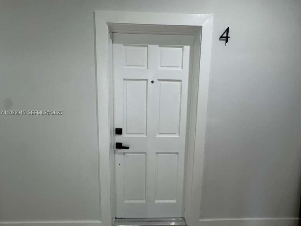 For Rent: $2,150 (2 beds, 1 baths, 598 Square Feet)