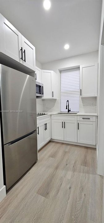 For Rent: $2,150 (2 beds, 1 baths, 598 Square Feet)